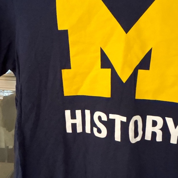 University of Michigan Wolverines History Department t-Shirt size medium. EUC. - Picture 3 of 8